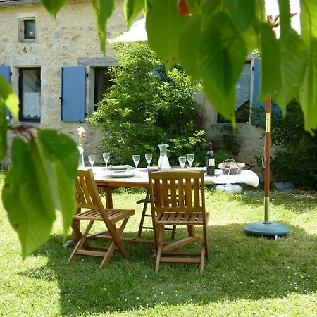Bed and breakfast Aux Fontaines D'eyvigues