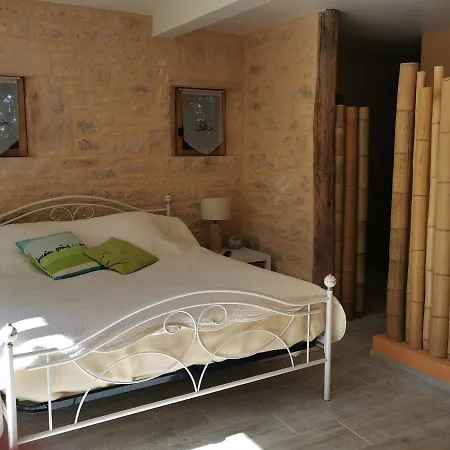 Bed and breakfast Aux Fontaines D'eyvigues *
